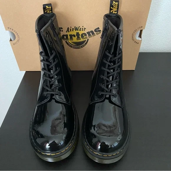 NIB Dr. Martens 1460Y Black Patent Leather Women's Boots - Picture 8 of 12